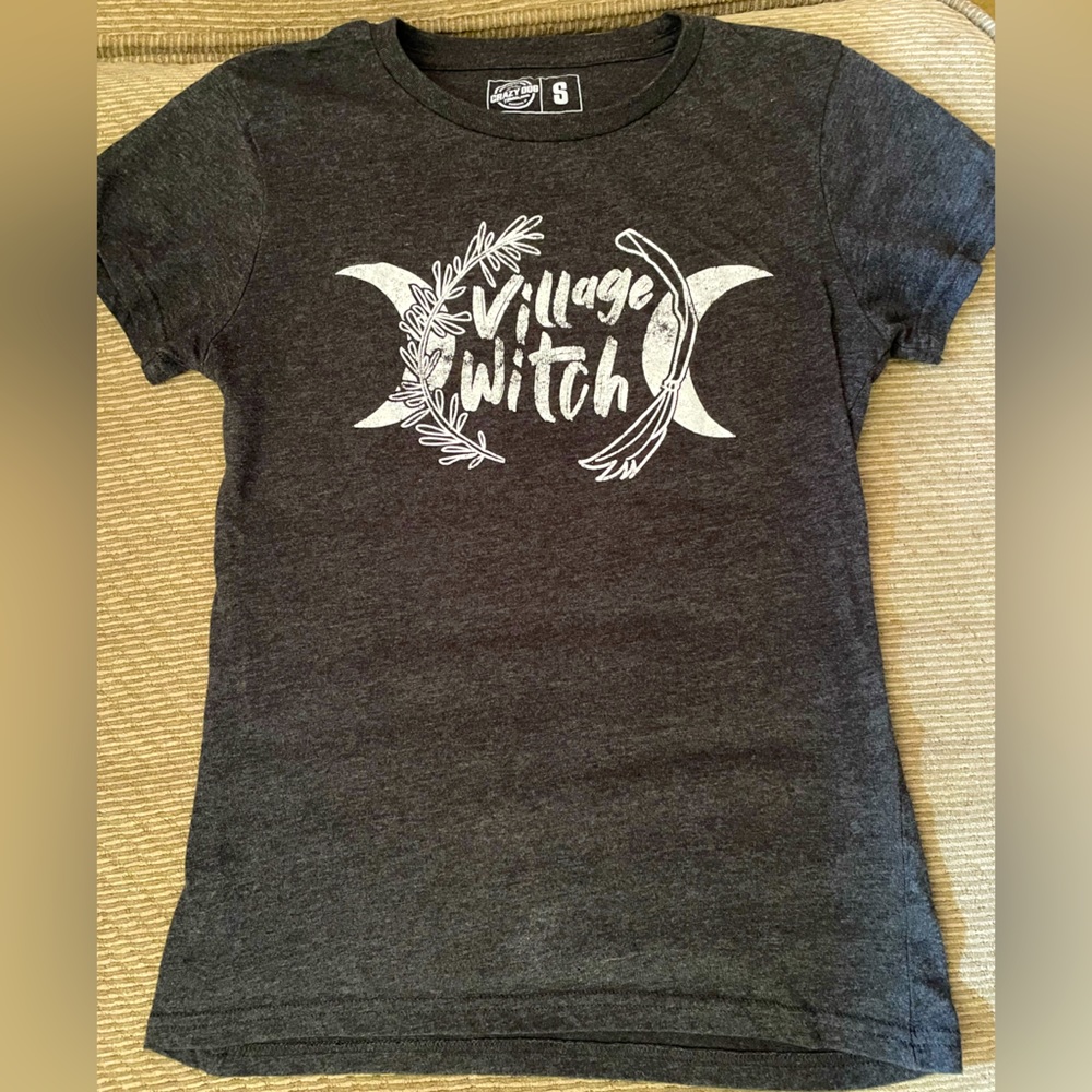 Village Witch T-shirt sz S EUC